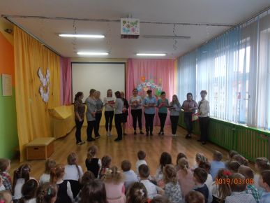 UROCZYSTOŚĆ Z OKAZJI "Dnia Kobiet"
