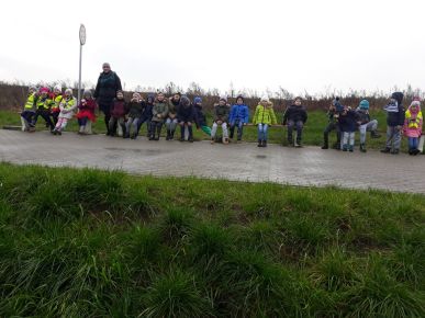 Wycieczka najstarszej grupy ścieżką dydaktyczną