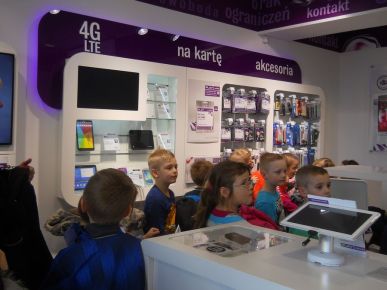 Wycieczka 6-latków do operatora sieci komórkowej PLAY