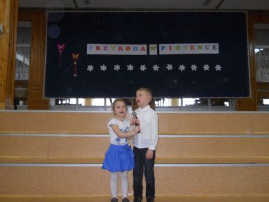 Konkurs piosenki przyrodniczej zorganizowany przez SP nr 3, Hanna Stuligłowa i Olgierd Rosołowski śpiewali piosenkę Idzie wiosna
