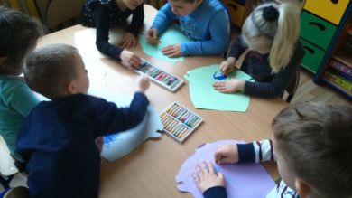 Praca plastyczna pod tytułem: "W marcu jak w garncu"