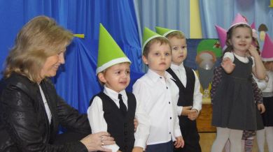 Pasowanie na przedszkolaka dzieci 3-letnich i nadanie imienia grupie Krasnale