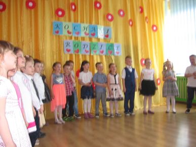 DZIEŃ MAMY I TATY W GRUPIE BIEDRONEK