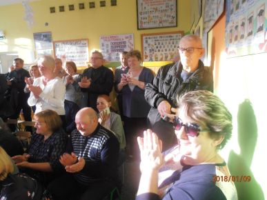 UROCZYSTOŚĆ Z OKAZJI DNIA BABCI I DZIADKA W GRUPIE 3-LATKÓW